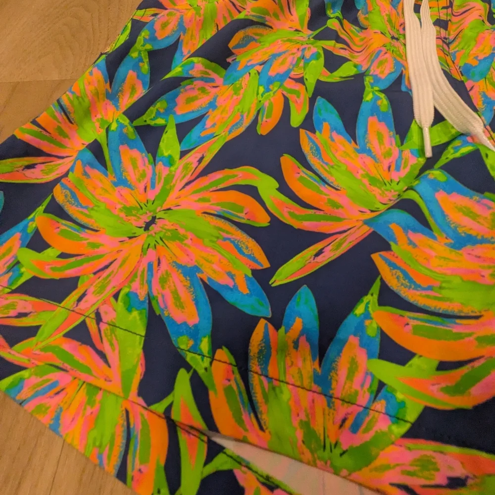 Chubbies Florescent Leaves Swim Trunks Size XL